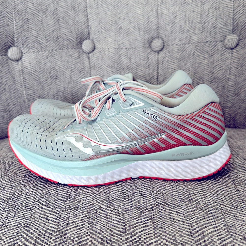 Saucony running shoes women’s size 6